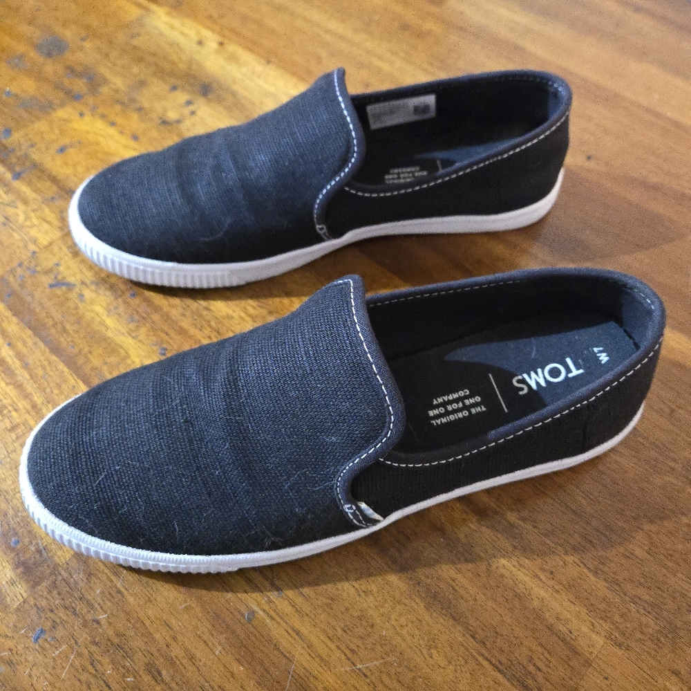 TOMS Women's Black Slip-On Shoes